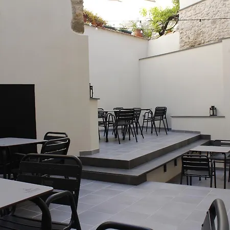 Hotel Universitat 2*