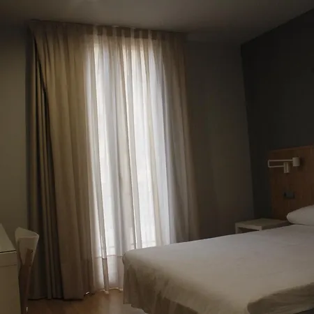 Hotel Universitat 2*