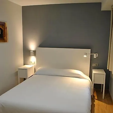Universitat 2* Cervera (Catalonia)