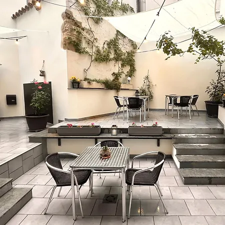 Universitat Hotel 2*