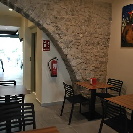 Universitat Hotel 2*
